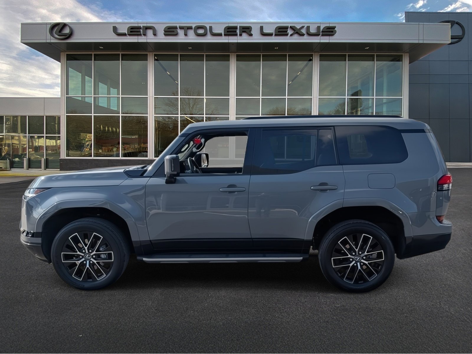 Used 2024 Lexus GX 550 w/ Accessory Package (Z1) image 6