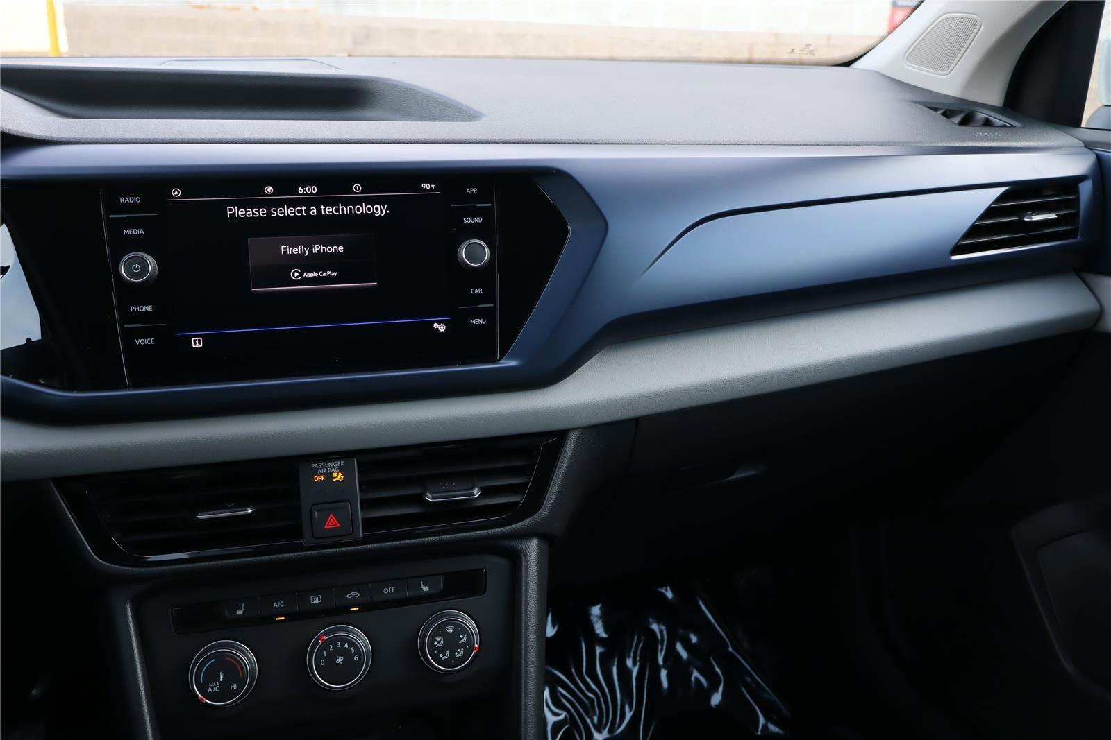 Certified 2022 Volkswagen Taos SE image 18