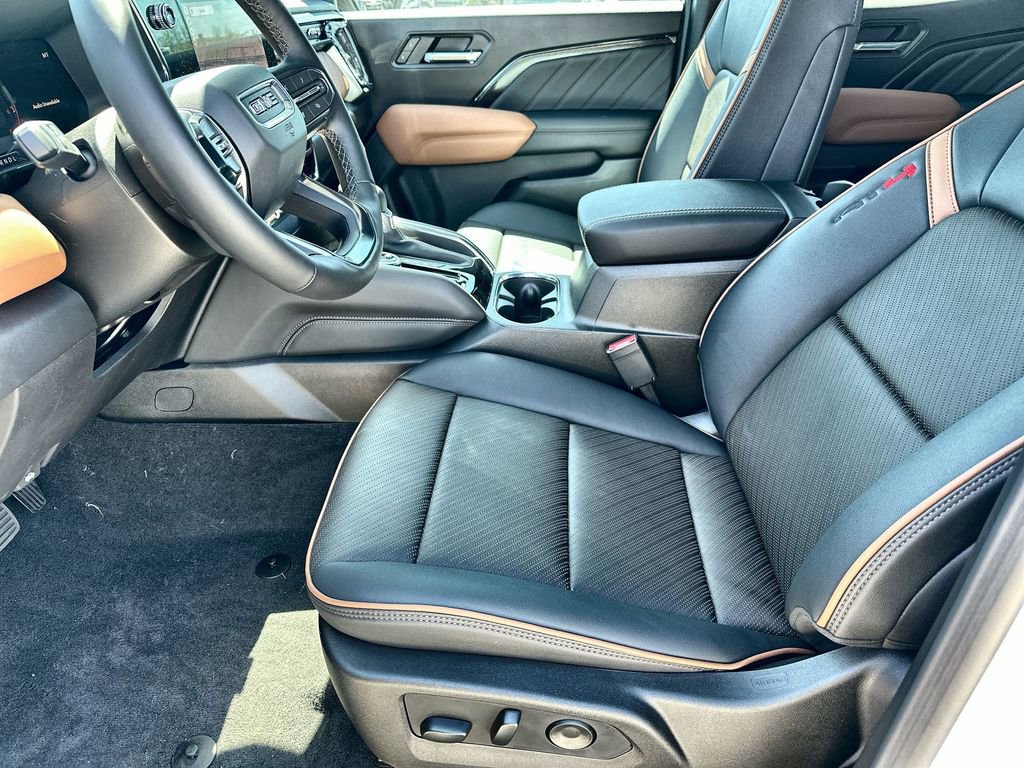 New 2026 GMC Canyon AT4 w/ Technology Plus Package AWD/4WD image 24