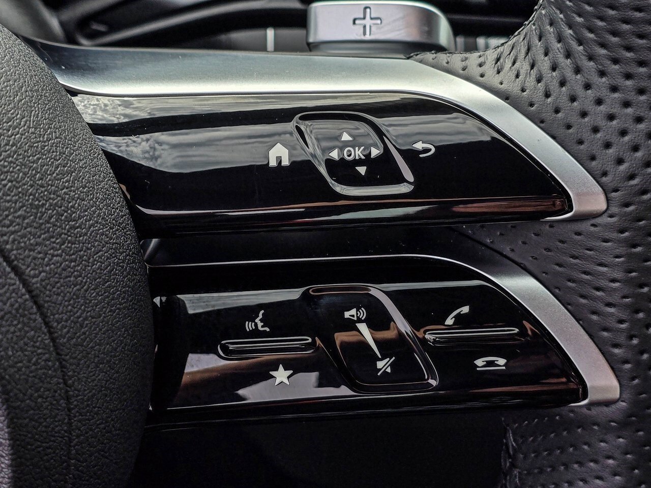 New 2025 Mercedes-Benz C 300 4MATIC Sedan image 24
