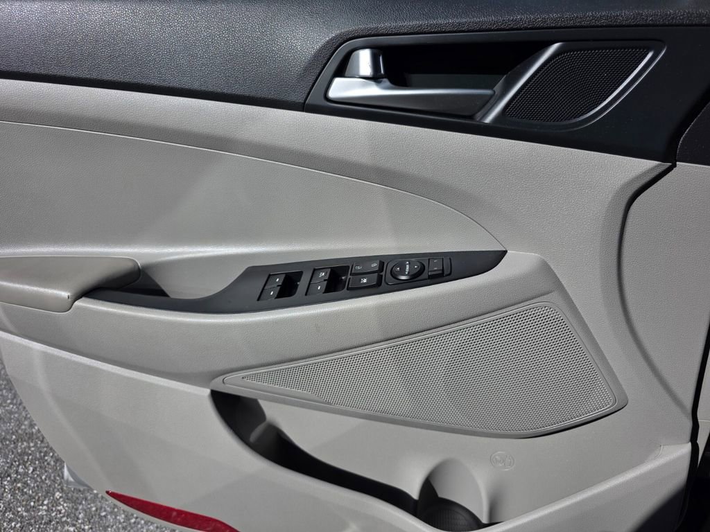 Used 2021 Hyundai Tucson Value w/ Cargo Package image 26