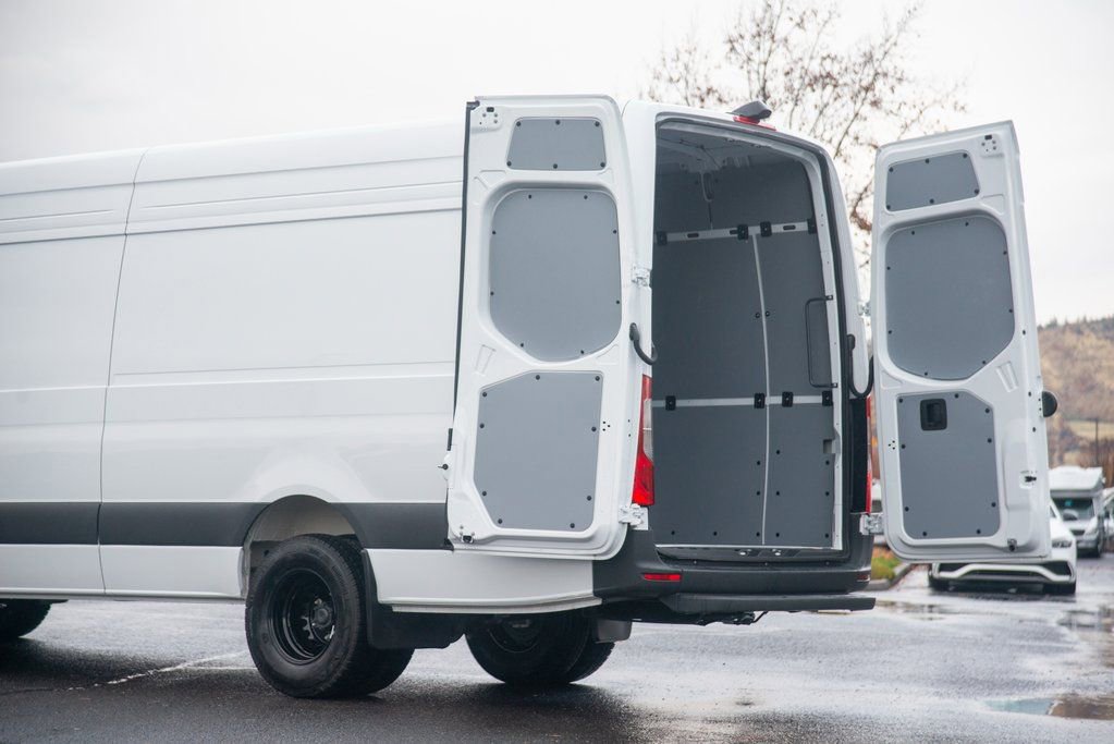 New 2025 Mercedes-Benz Sprinter 4500 image 17
