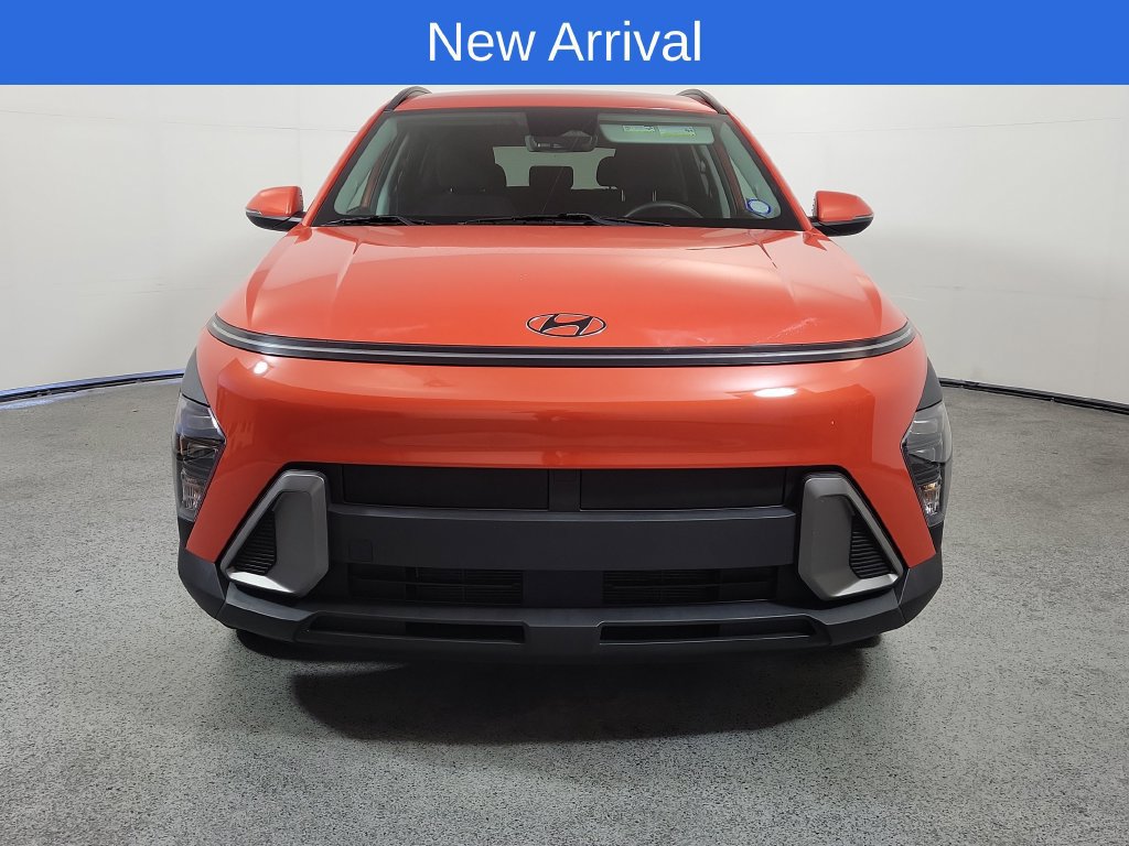 Used 2024 Hyundai Kona SEL w/ Convenience Package FWD image 2