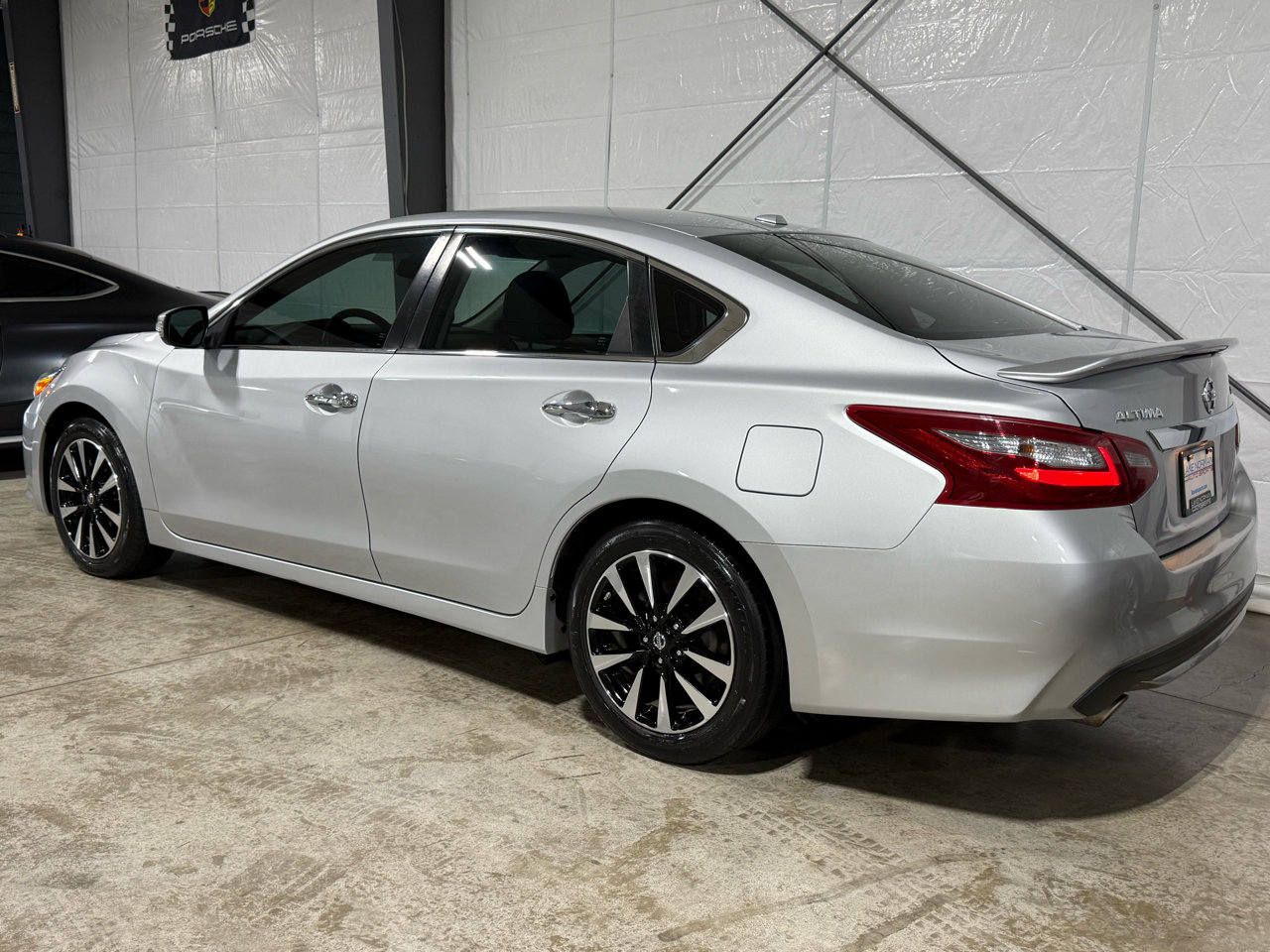 Used 2018 Nissan Altima 2.5 SV w/ 2.5 SV Technology Package image 3