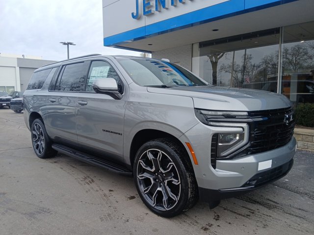 New 2026 Chevrolet Suburban RST w/ RST Capability Package AWD/4WD image 2