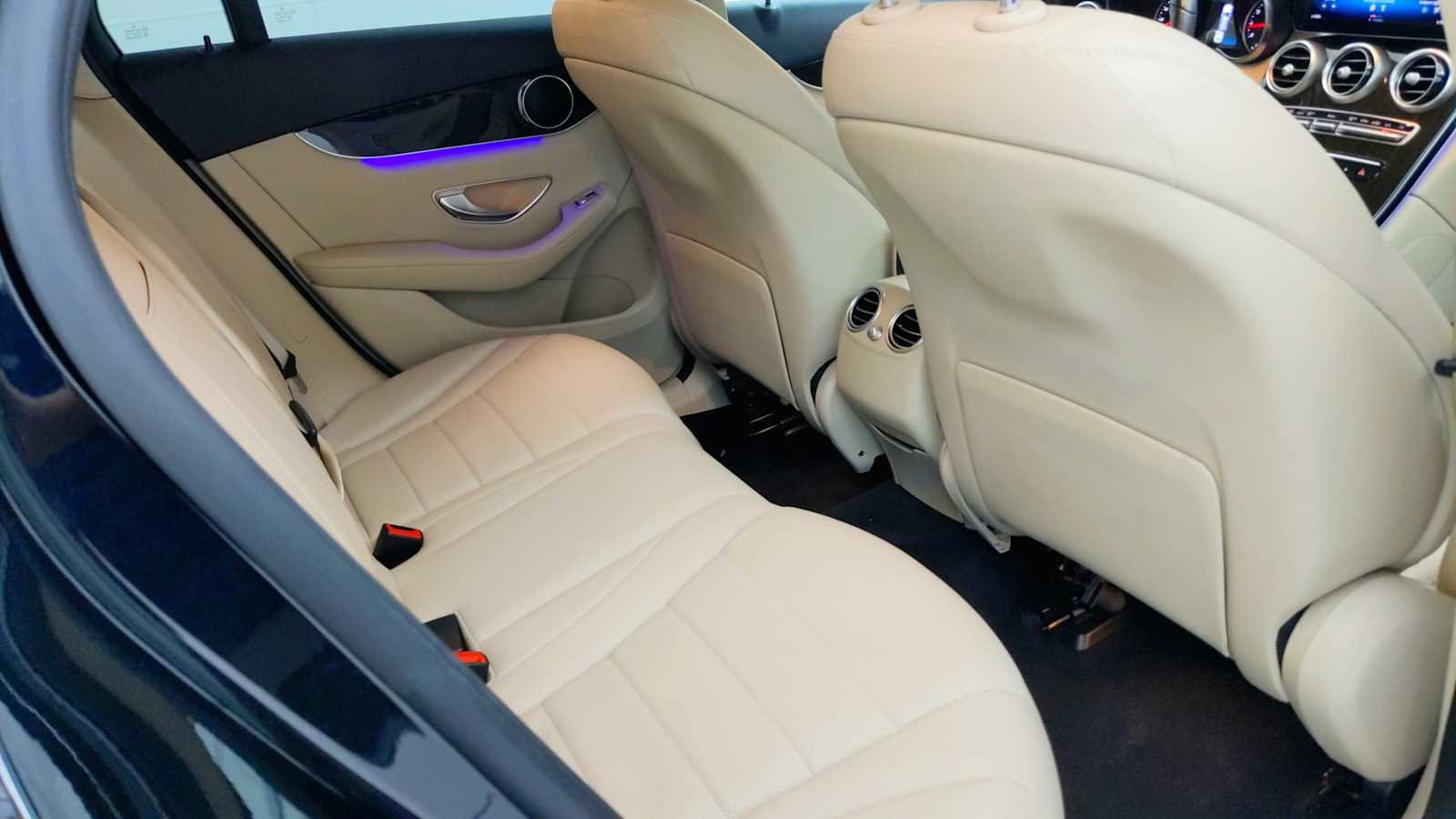 Used 2020 Mercedes-Benz GLC 300 image 24