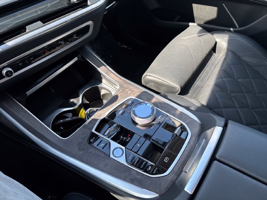 Used 2025 BMW X7 xDrive40i w/ Parking Assistance Package AWD/4WD image 23
