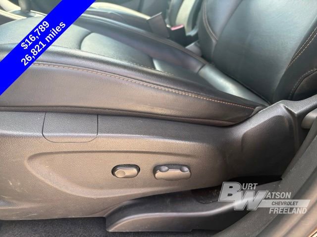 Used 2021 Chevrolet Trax LT w/ Premium Seat Package AWD/4WD image 13