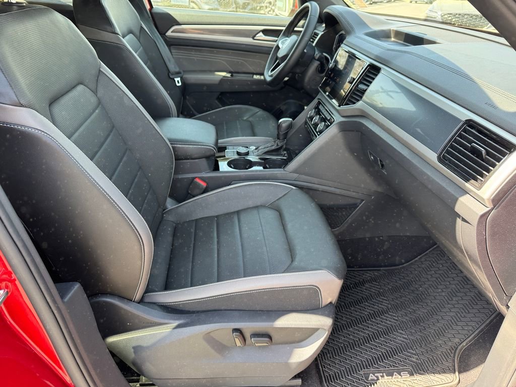 Used 2021 Volkswagen Atlas Cross Sport SEL Premium AWD/4WD image 12