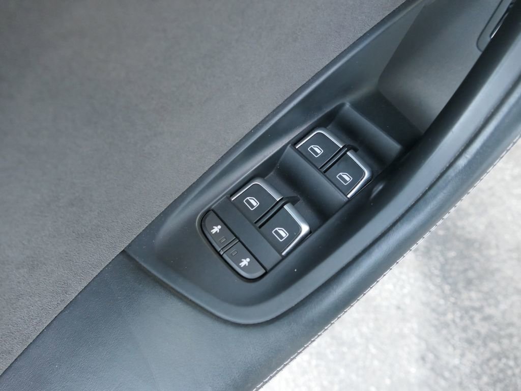 Used 2018 Audi S6 Premium Plus w/ S Sport Package image 14