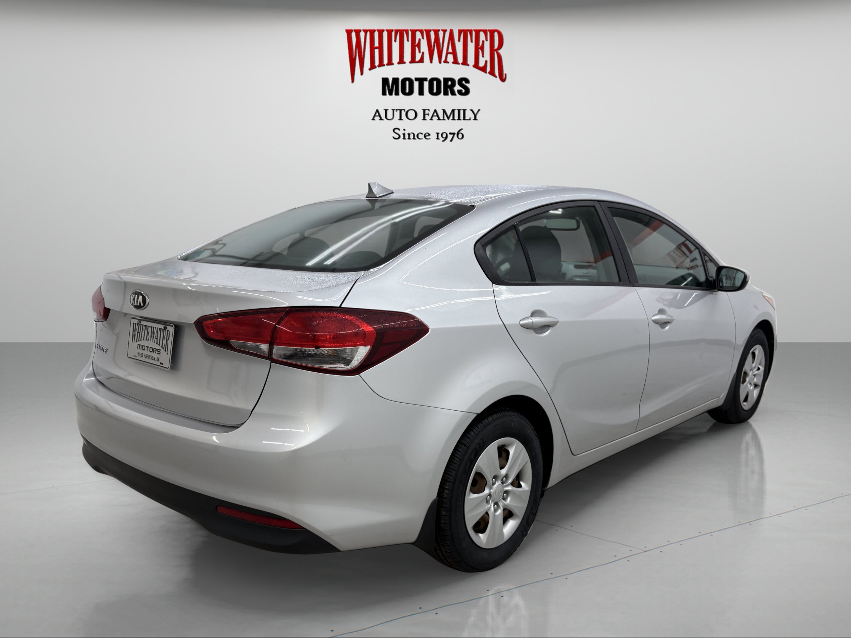 Used 2017 Kia Forte LX FWD image 4
