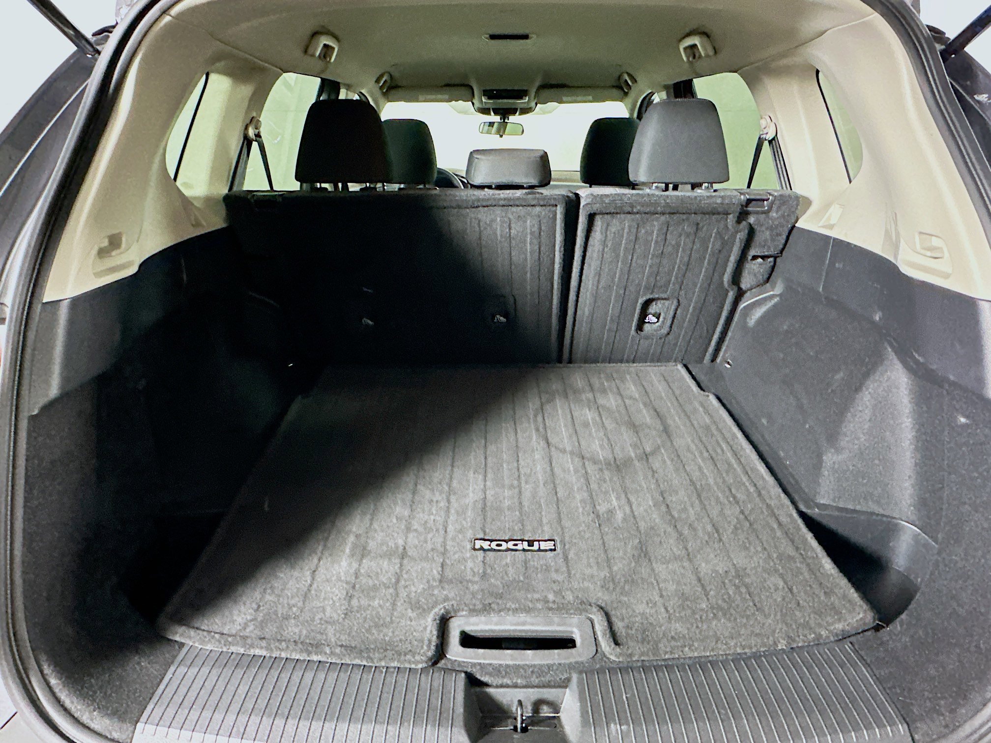 Used 2023 Nissan Rogue SV image 27