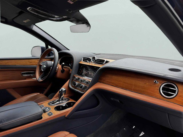Used 2023 Bentley Bentayga Extended Wheelbase image 68