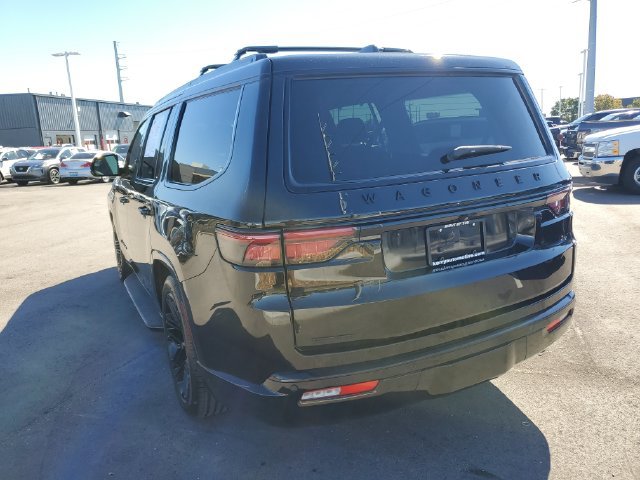 Used 2022 Jeep Wagoneer Series III AWD/4WD image 3