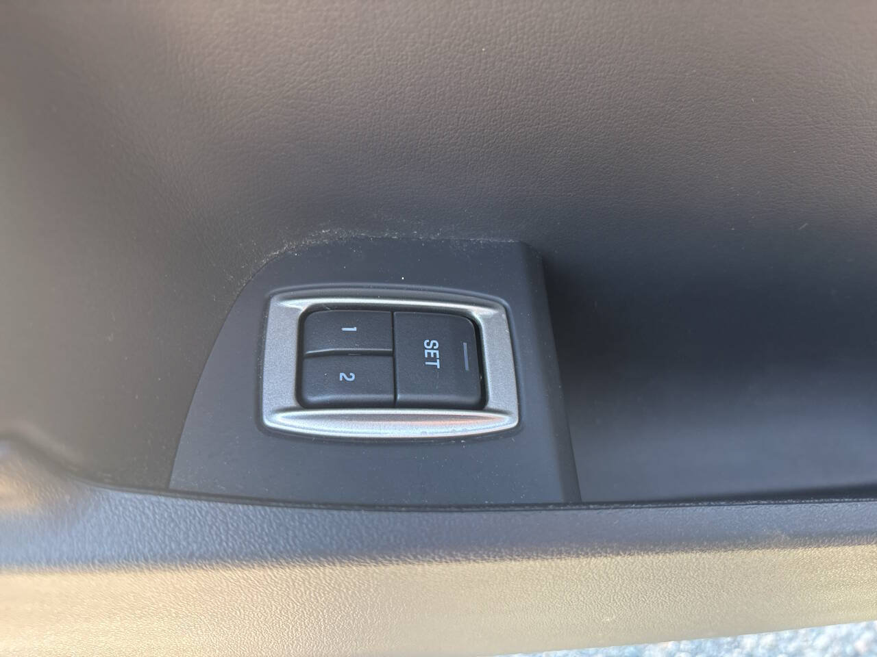 Used 2012 Jaguar XF Portfolio RWD image 21