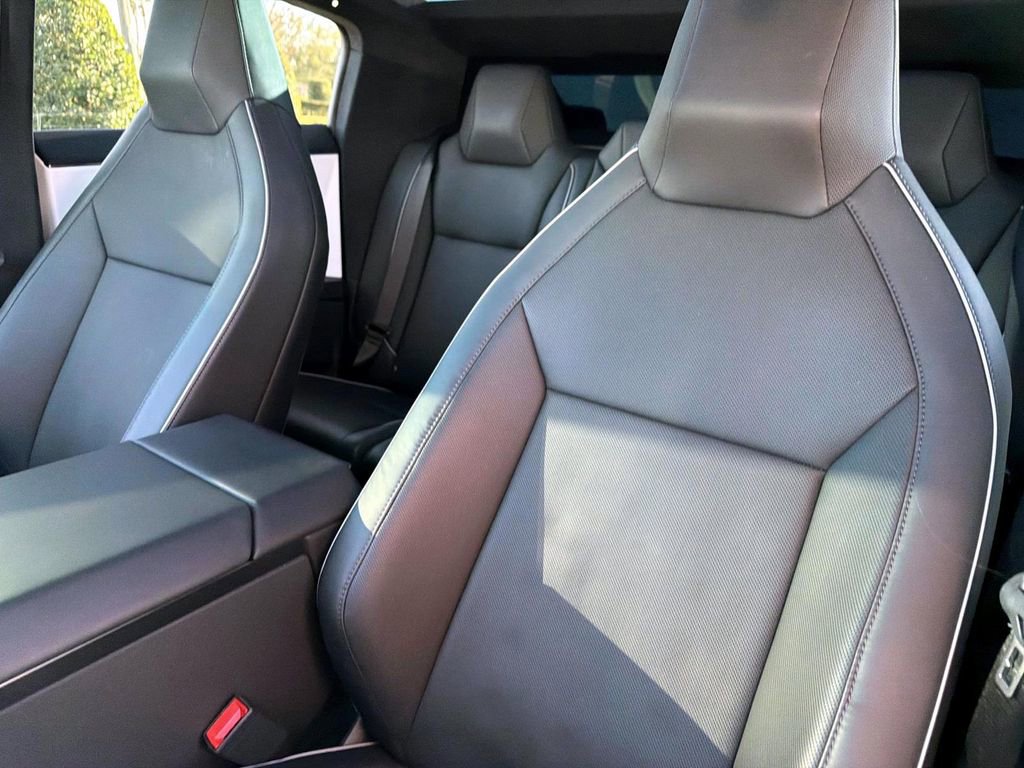Used 2024 Tesla Cybertruck AWD Crew Cab image 16