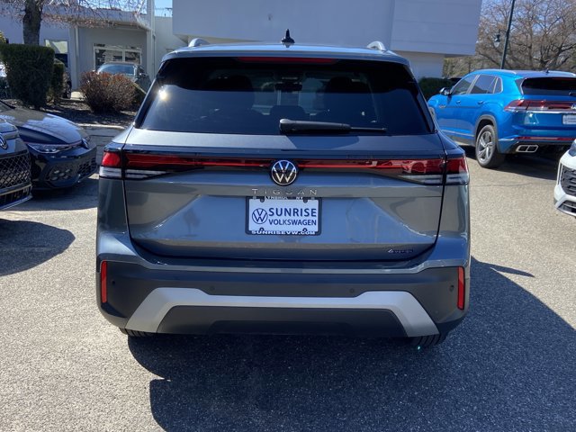 Used 2025 Volkswagen Tiguan S AWD/4WD image 6