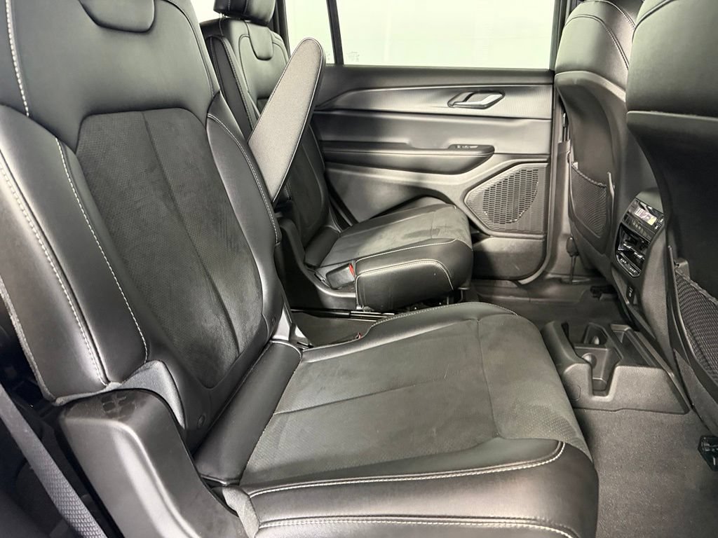 Used 2024 Jeep Grand Cherokee L Altitude RWD image 22