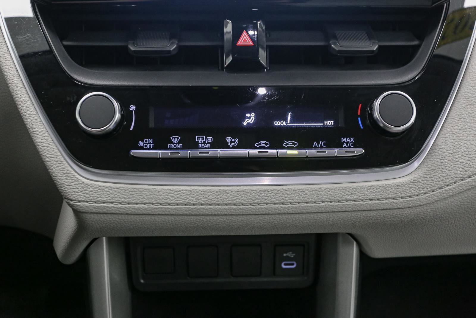 Used 2024 Toyota Corolla Cross L image 27