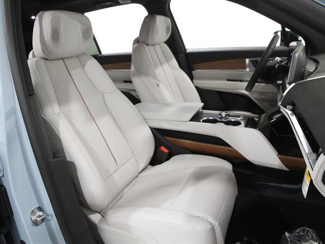 New 2026 Cadillac Vistiq Sport w/ LPO, Floor Liner Package image 17