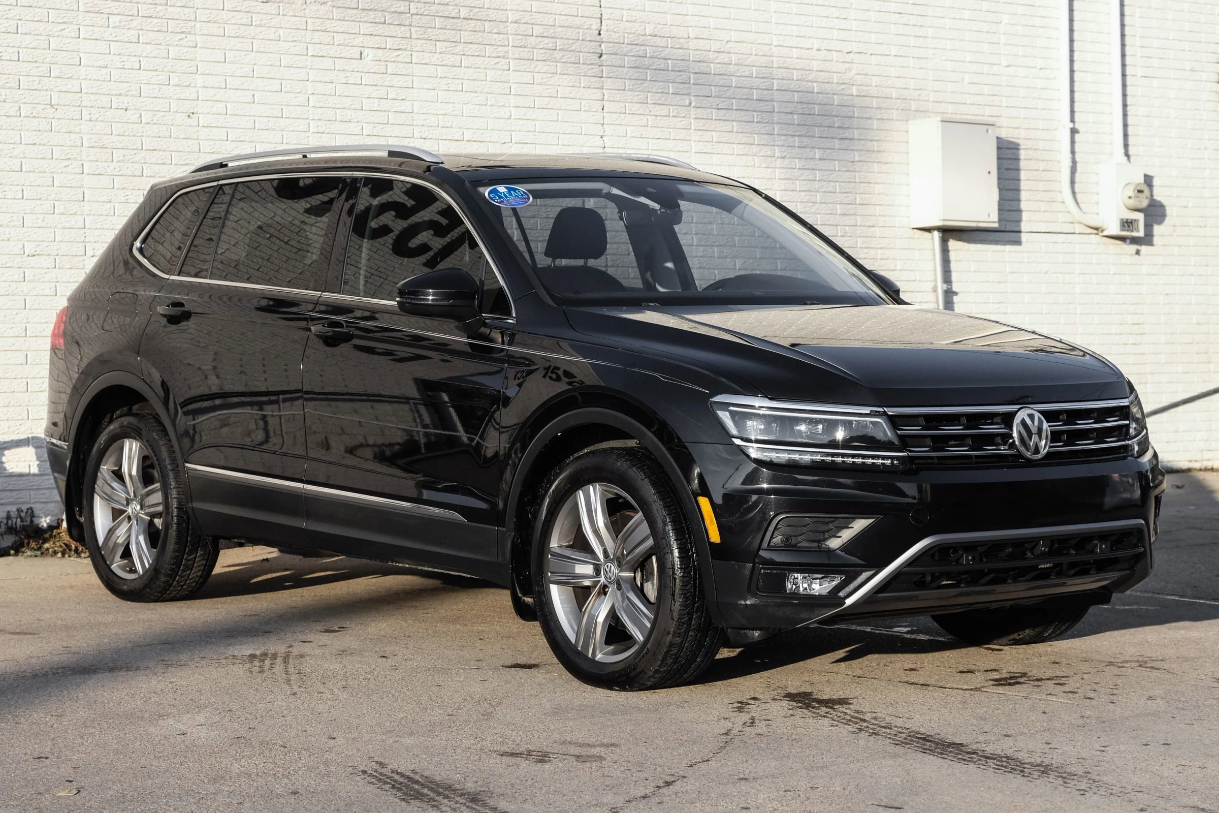 Used 2018 Volkswagen Tiguan SEL Premium image 6
