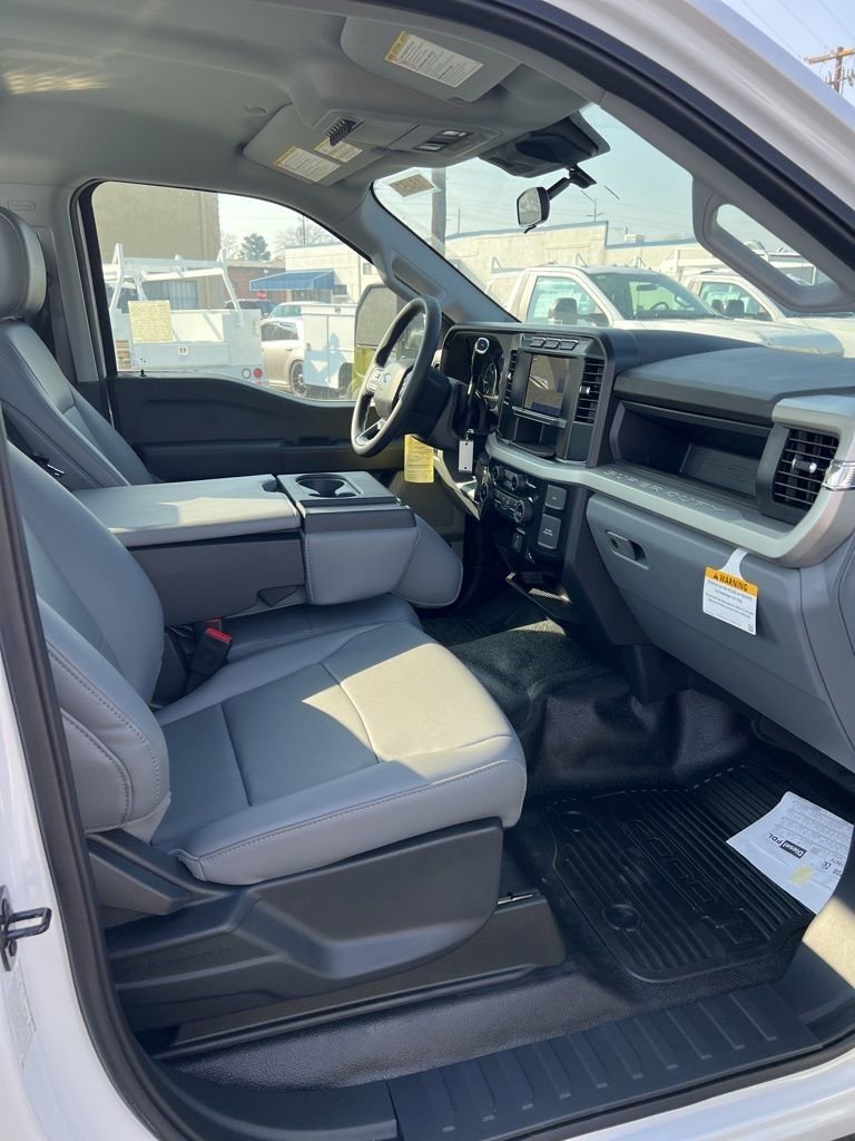 New 2024 Ford F550 4x4 Regular Cab Super Duty image 8