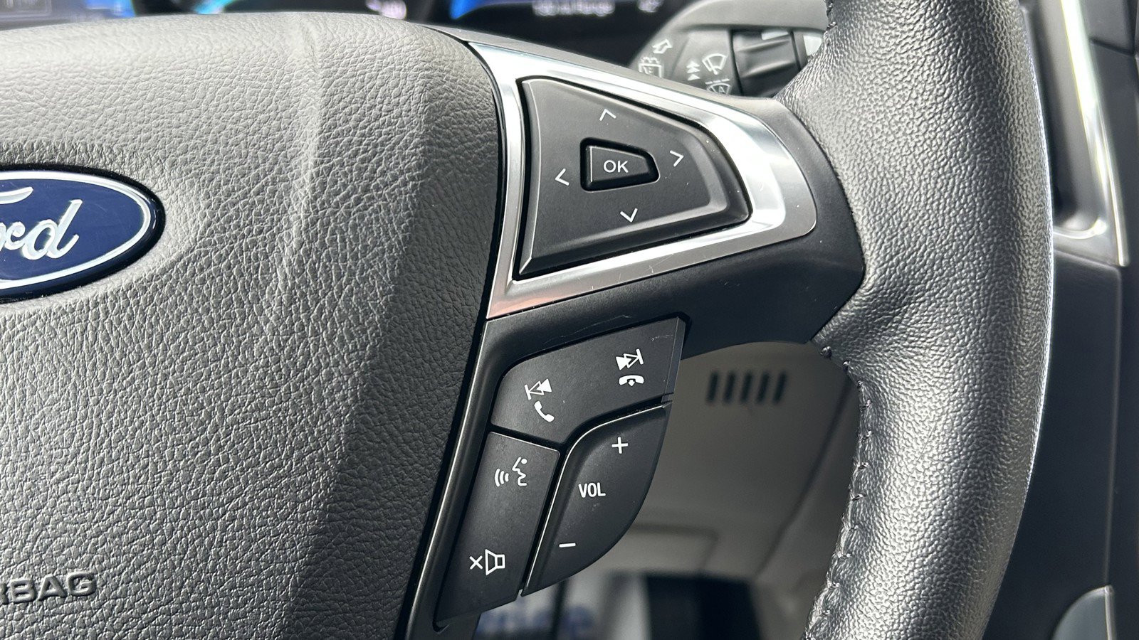 Used 2022 Ford Edge Titanium w/ Equipment Group 301A image 23