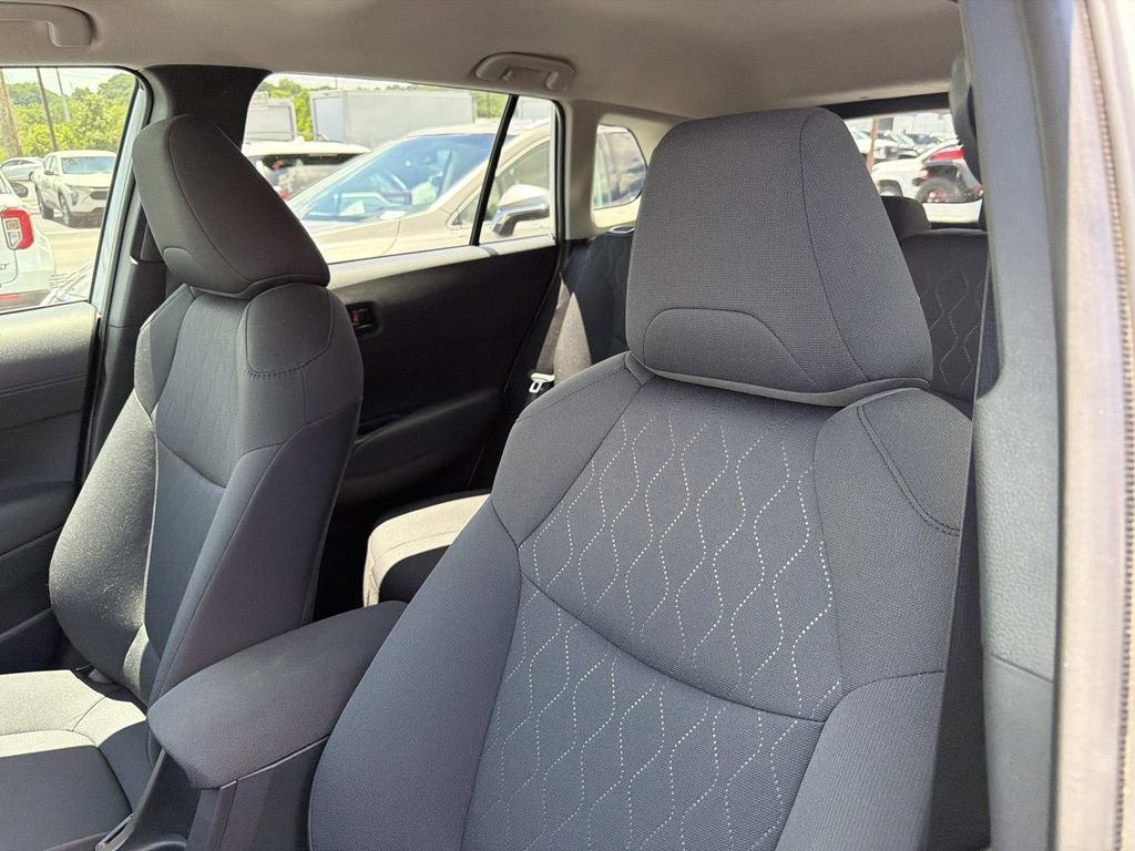 Used 2024 Toyota Corolla Cross LE FWD image 30