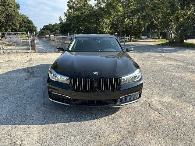 Used 2017 BMW 740i image 2