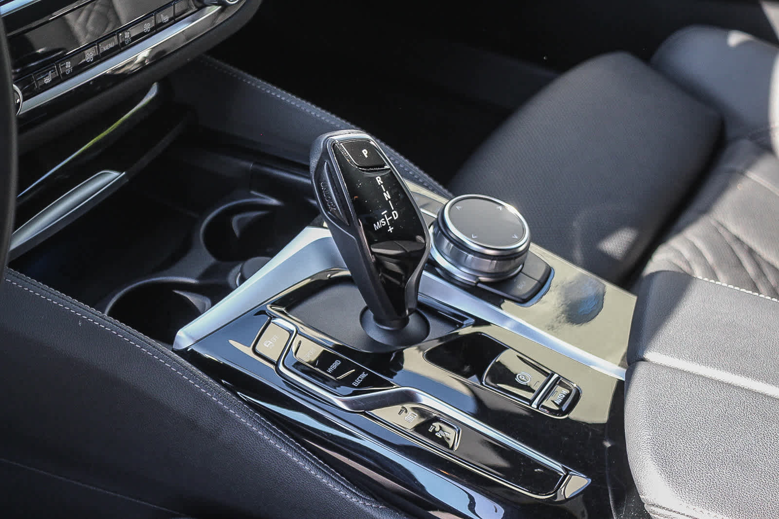 Certified 2023 BMW 530e w/ M Sport Package image 19