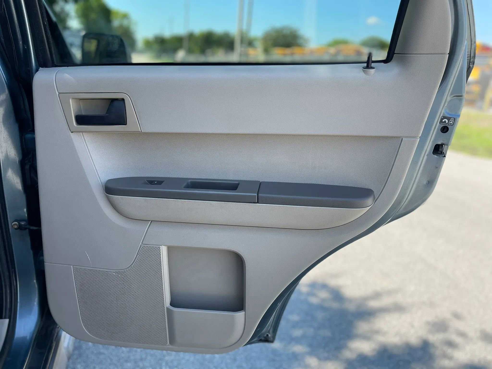 Used 2010 Ford Escape XLS FWD image 29