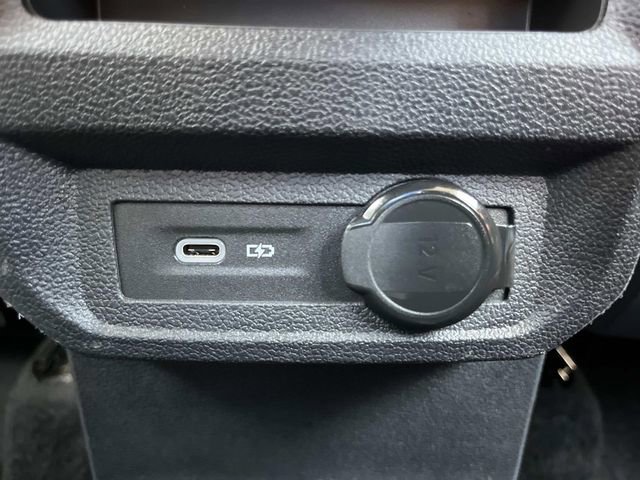Used 2023 Volkswagen Tiguan SE FWD image 18