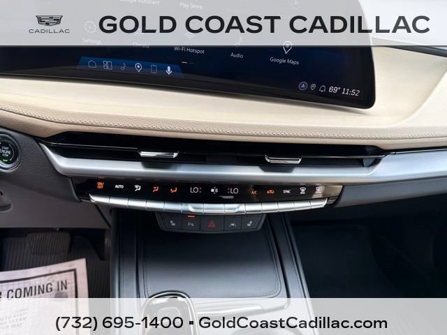 Certified 2024 Cadillac XT4 Luxury w/ Cold Weather Package FWD image 23