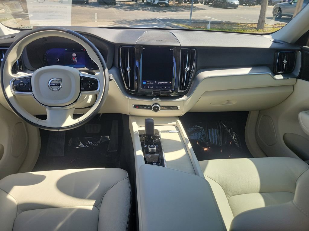 Used 2025 Volvo XC60 B5 Plus w/ Protection Package Premier image 18