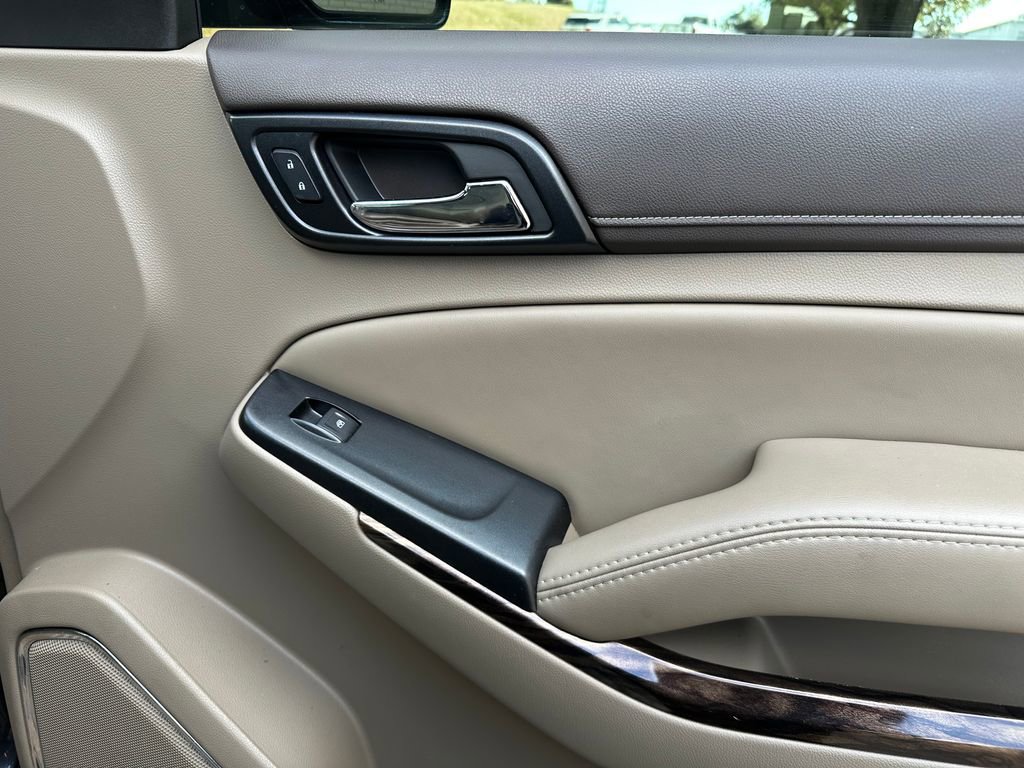 Used 2017 GMC Yukon SLT w/ Premium Edition image 51