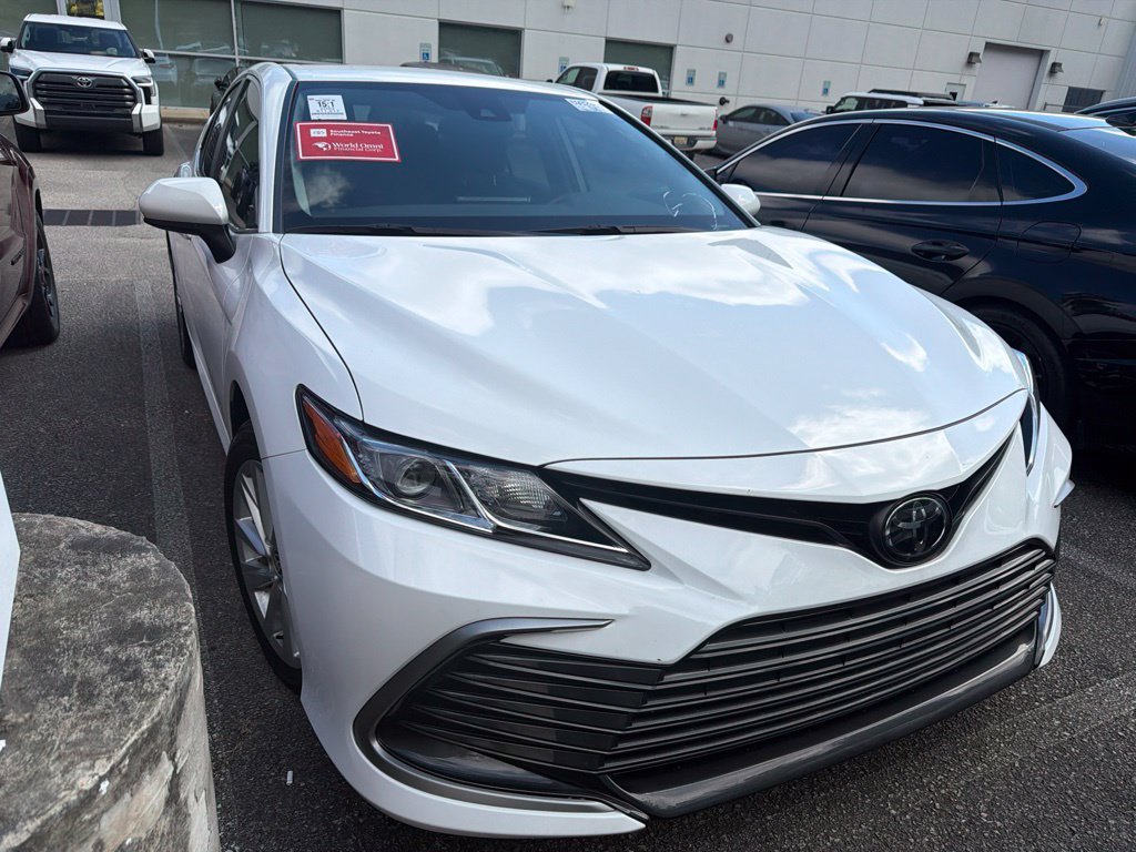 Used 2023 Toyota Camry LE FWD image 4