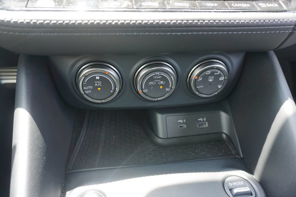 Used 2024 Nissan Z Performance w/ Floor Mat Package RWD image 11