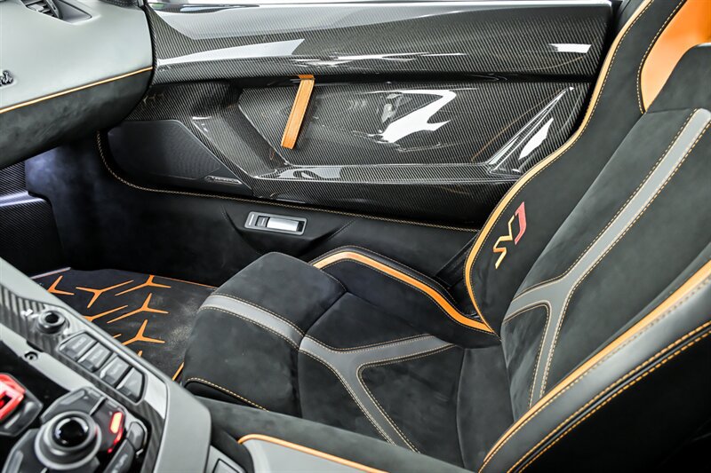 Used 2019 Lamborghini Aventador SVJ AWD/4WD image 28