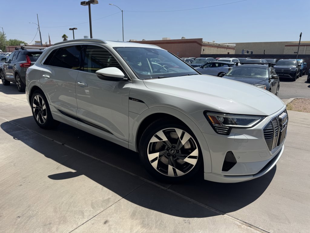 Used 2022 Audi e-tron Premium AWD/4WD image 6