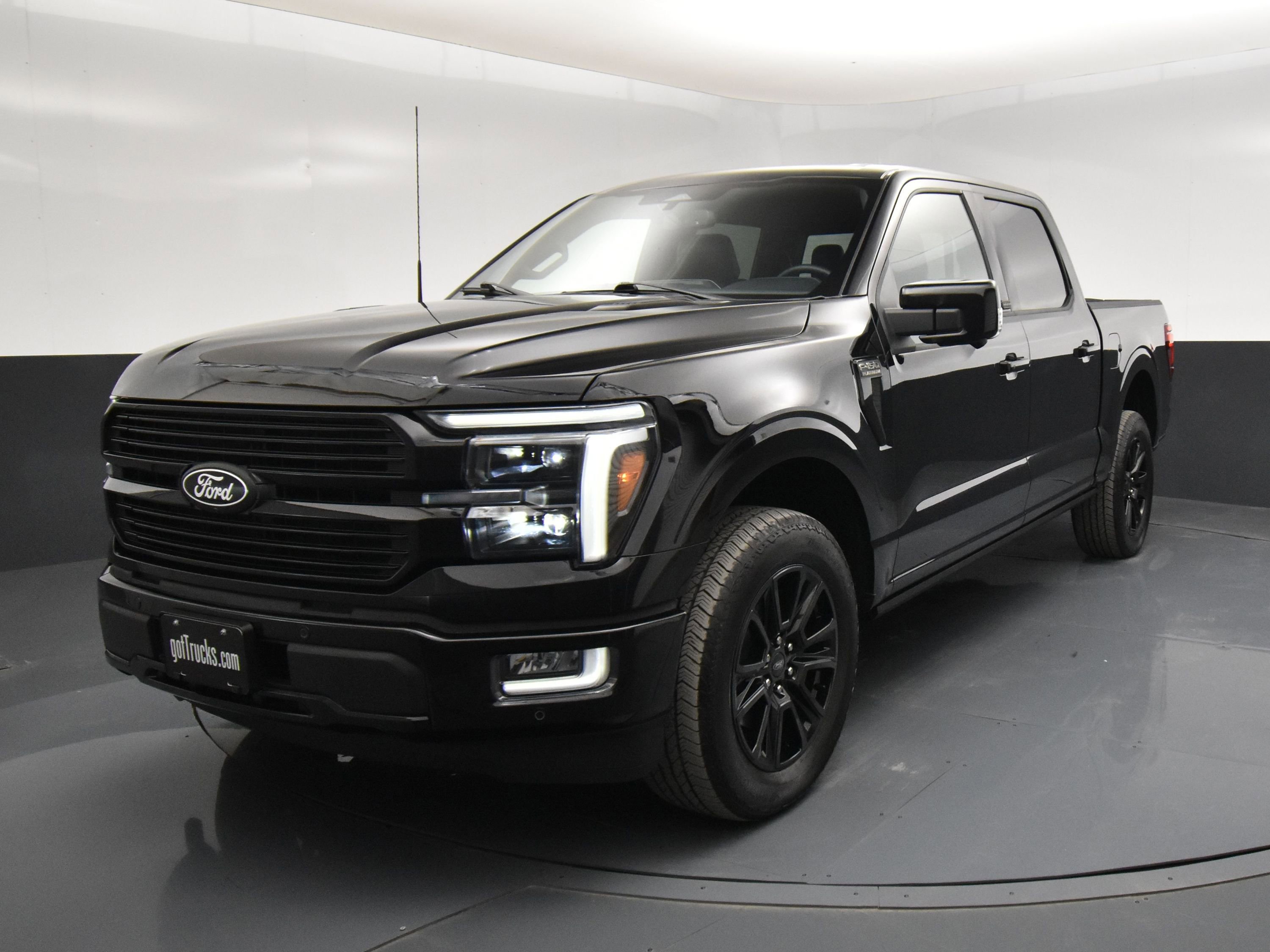 Used 2025 Ford F150 Platinum w/ FX4 Off-Road Package image 2