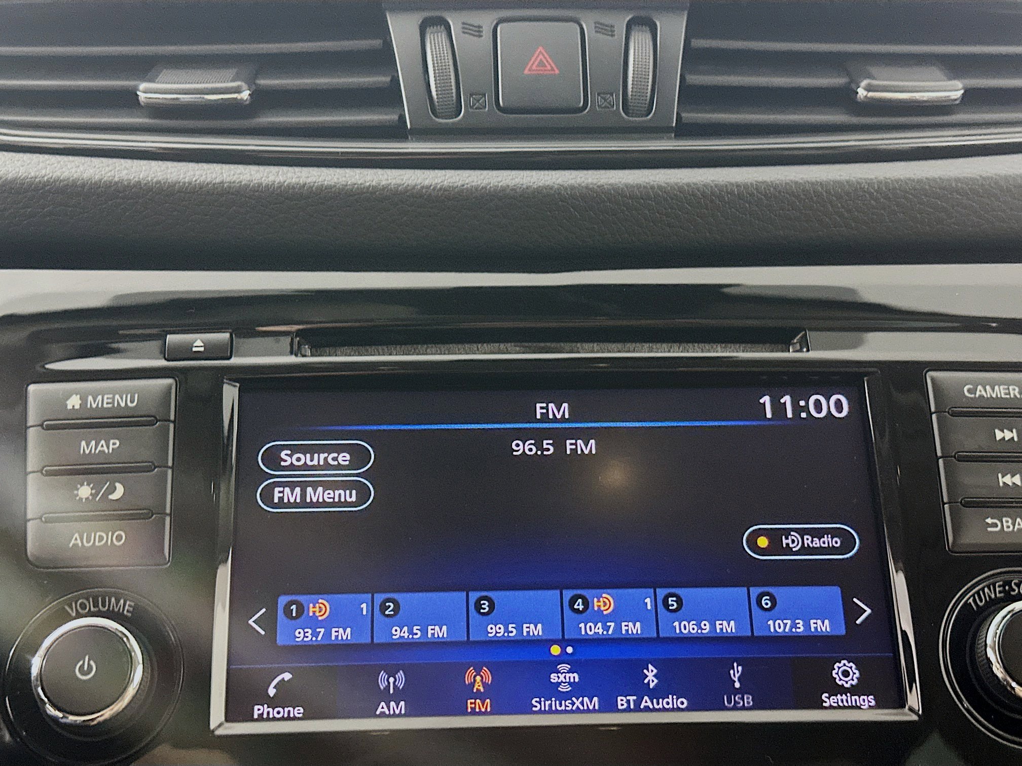 Used 2018 Nissan Rogue SL w/ Premium Package image 19