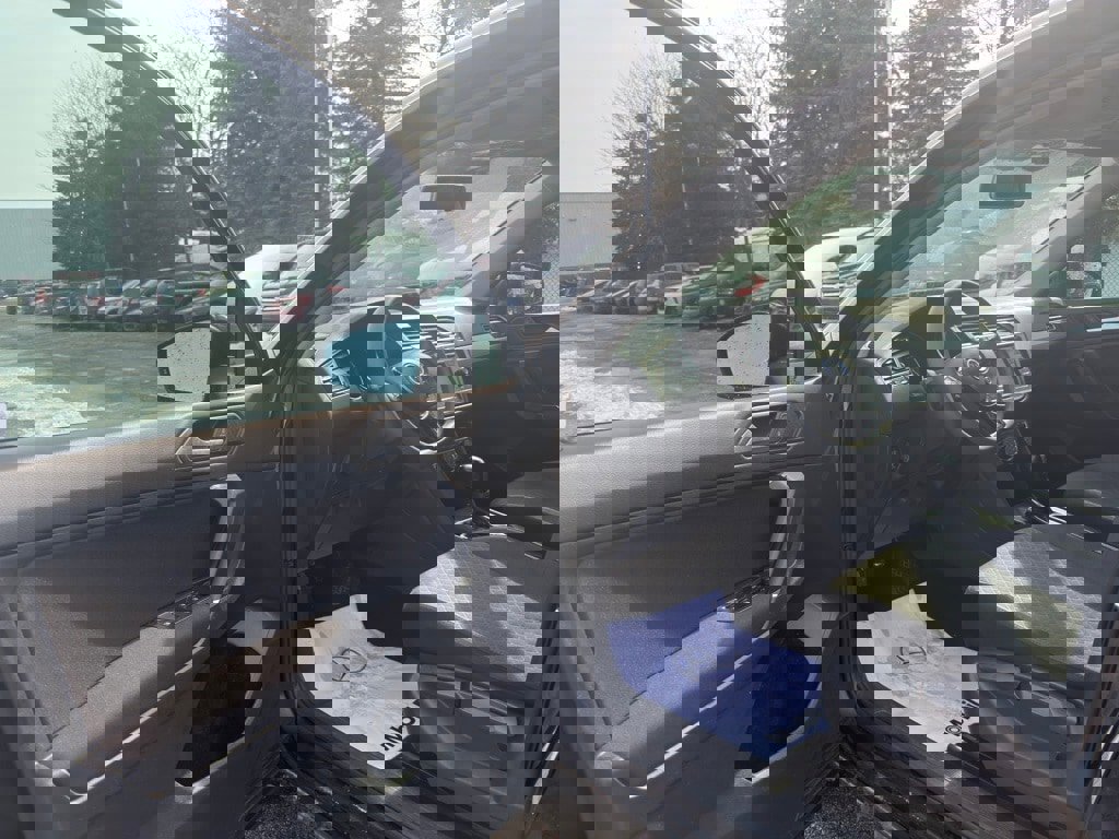 Used 2020 Volkswagen Tiguan S image 10