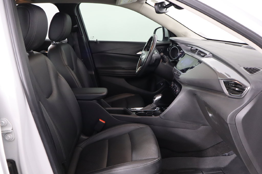 Used 2022 Buick Encore GX Essence w/ Experience Buick Package FWD image 18
