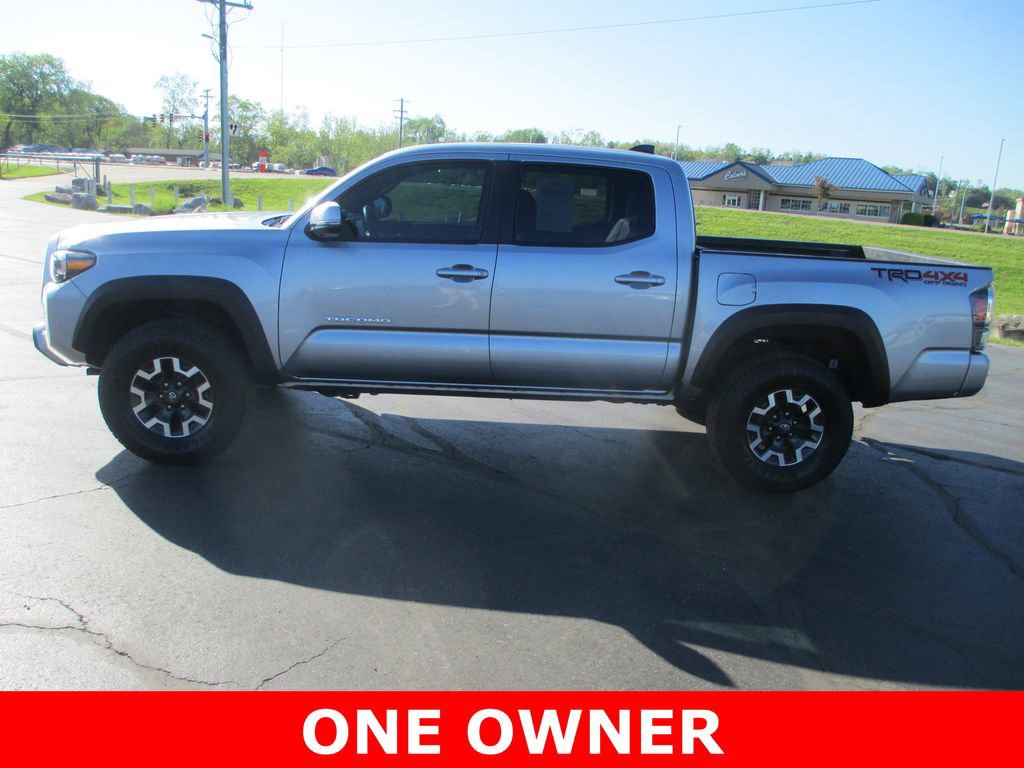 Used 2023 Toyota Tacoma TRD Off-Road w/ TRD Premium Off Road Package AWD/4WD image 11