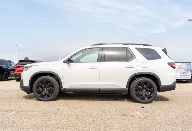 Used 2026 Honda Pilot Black Edition image 4