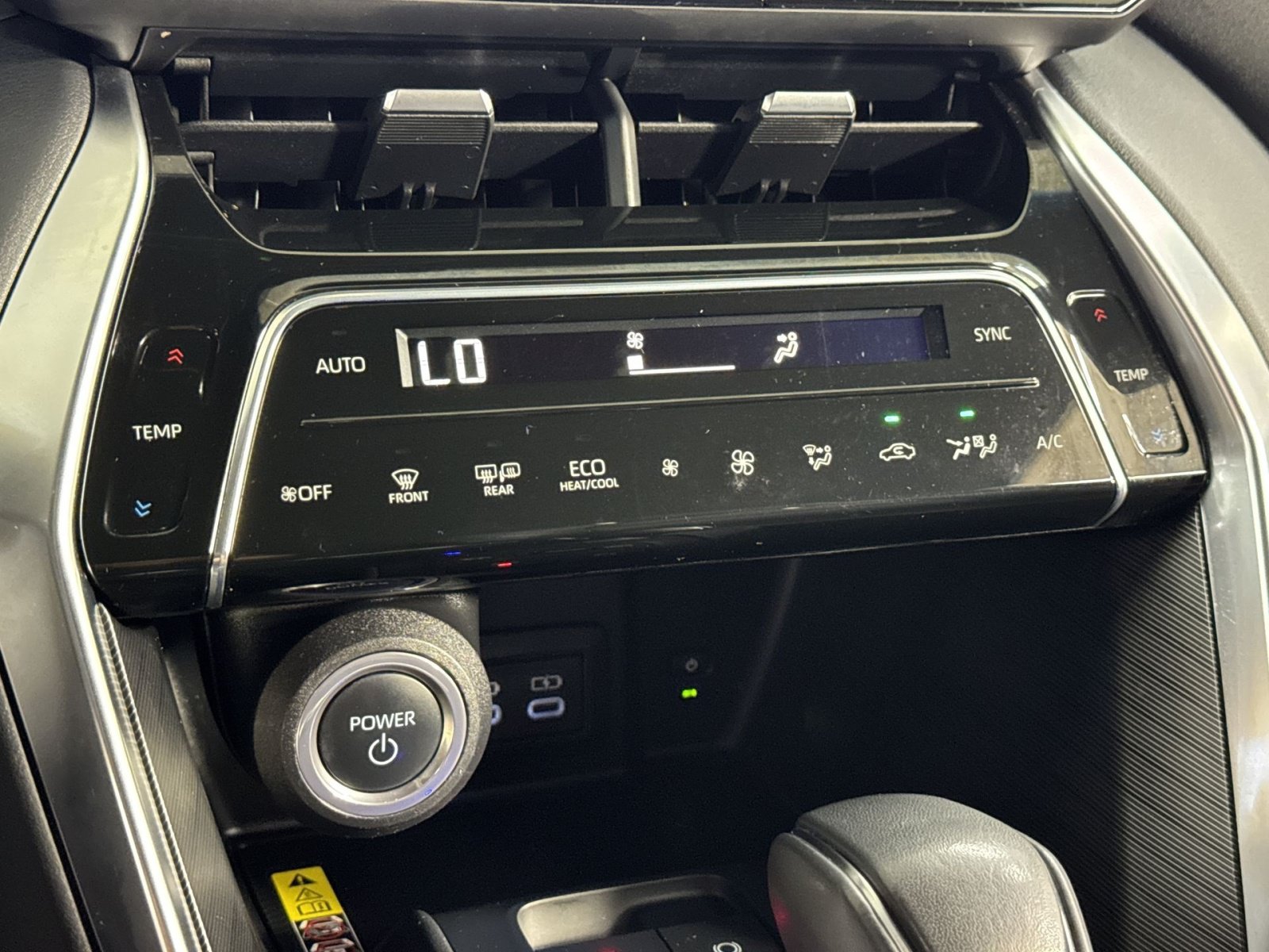Used 2023 Toyota Venza Nightshade AWD/4WD image 33