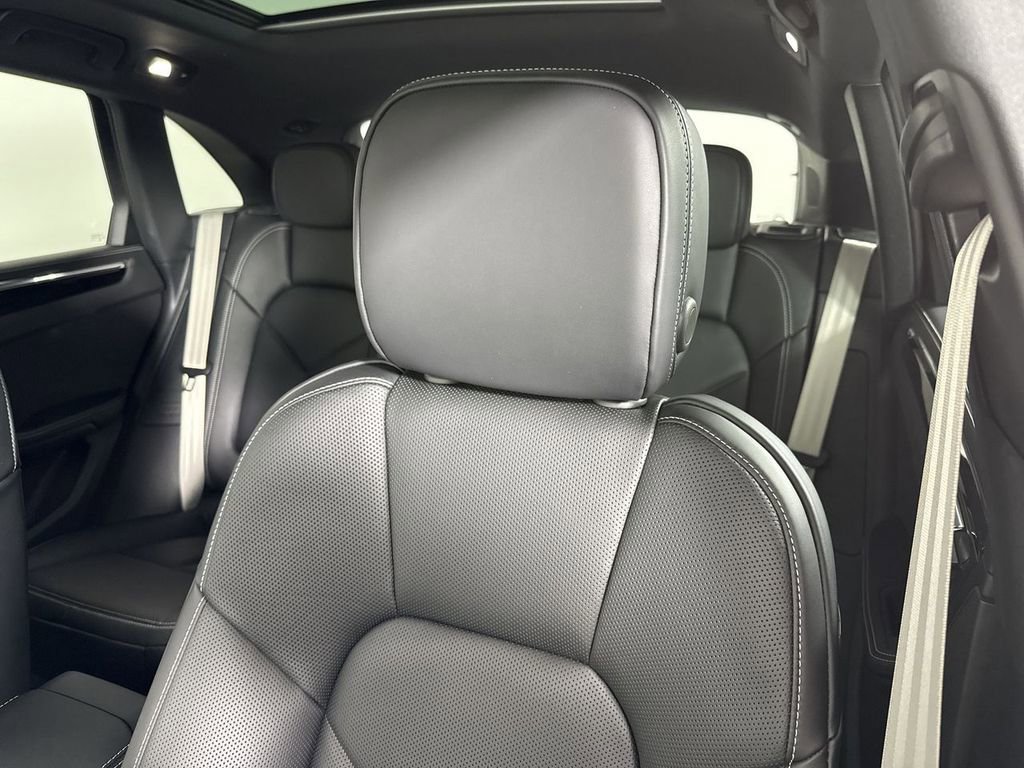 New 2026 Porsche Macan S AWD/4WD image 40