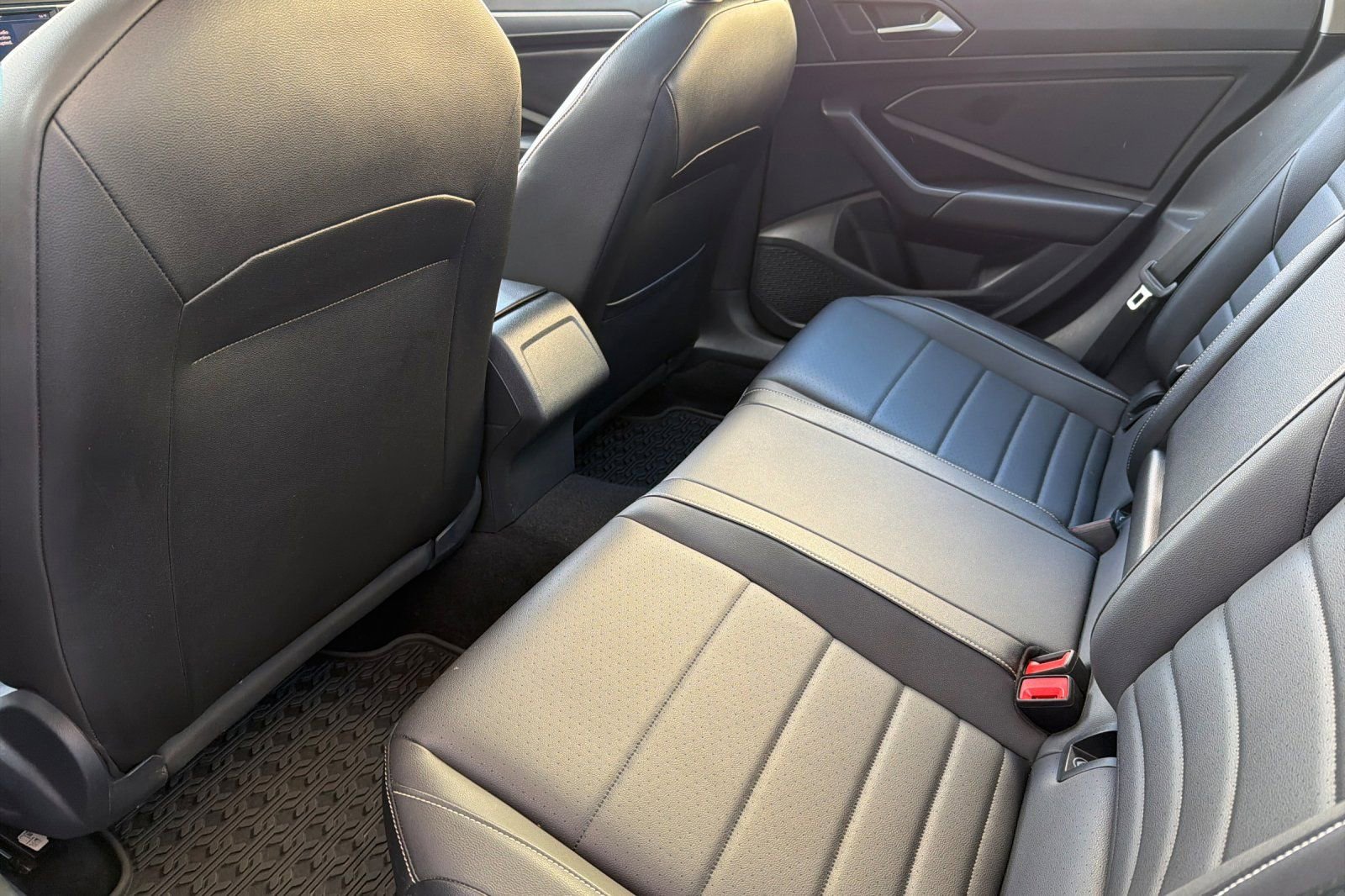 Used 2022 Volkswagen Jetta SE FWD image 9