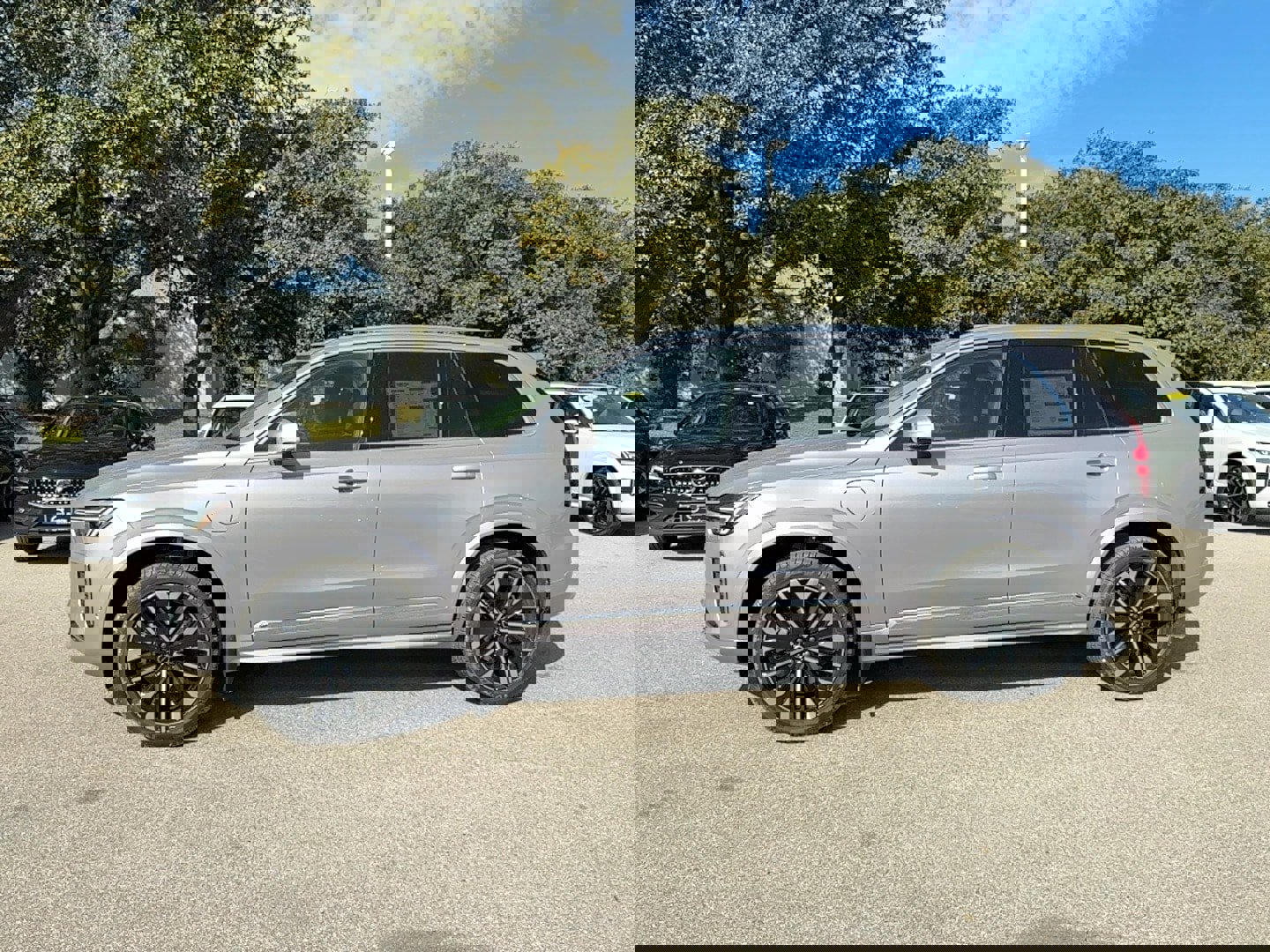 New 2026 Volvo XC90 T8 Plus image 3