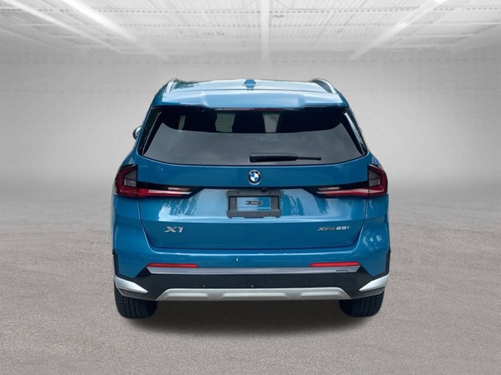 Used 2023 BMW X1 xDrive28i w/ Premium Package AWD/4WD image 4